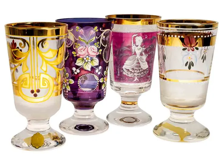 4x Handbemalte Römergläser – Böhmisches Glas, Überfang & Golddekor, ca. 20. Jh. !!! - Bild 1