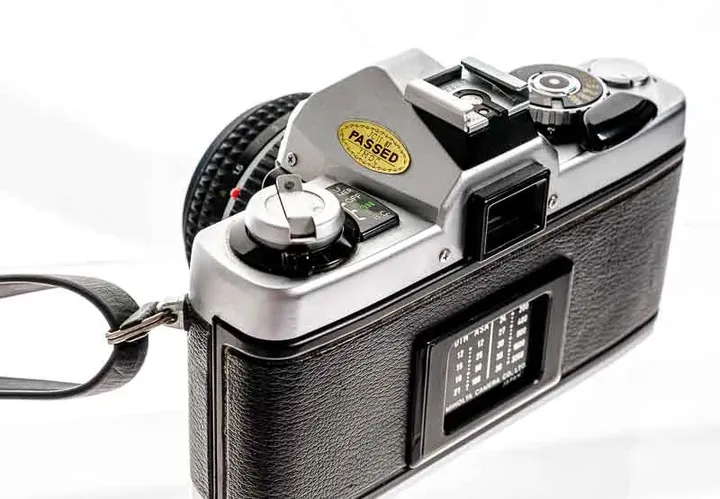 Minolta XG-2 mit 1:2/45 mm und diversem Zubehör - Bild 4