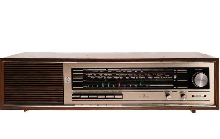 Grundig RadioType RF 150 - Made in Germany - 70er Jahre - Holzgehäuse - Bild 1
