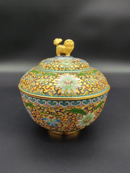 Chinesische Cloisonné Deckeldose aus Emaille - Bild 1