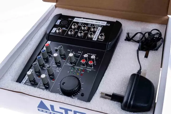 ALTO Professional ZMX 52 Analoges Mischpult / 5-Kanal-Mixer - Bild 3