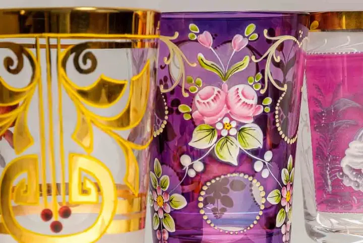 4x Handbemalte Römergläser – Böhmisches Glas, Überfang & Golddekor, ca. 20. Jh. !!! - Bild 3