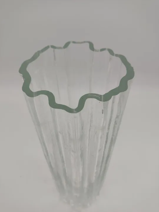 Asymetrische Glas-Vase mit Rippenstruktur - Höhe 32cm - Bild 5