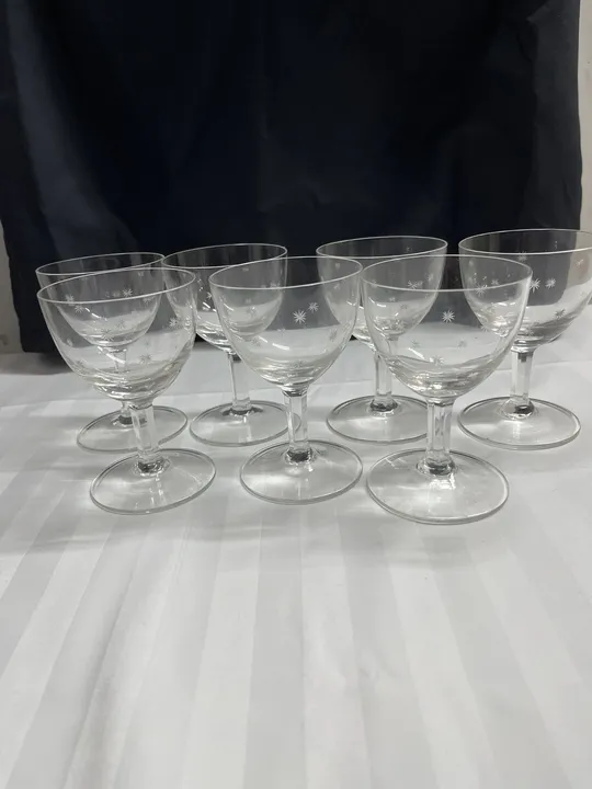 Set: 7 elegante Vintage-Weingläser - 11cm hoch, Ø 7cm - Bild 4