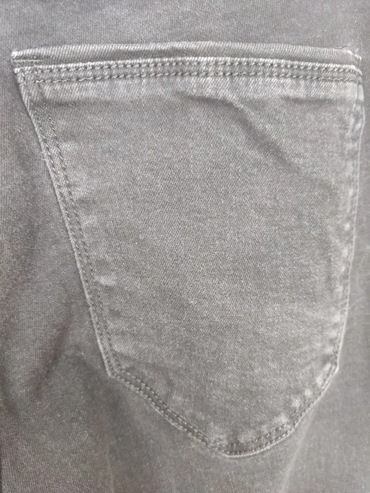 Jeans lang mit Stretch, schwarz mit Taschen, Größe 35 - Bild 4