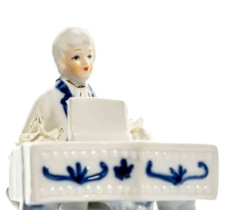 Porzellan/Keramik Spieluhr/Figur Mozart spielt Mozart 