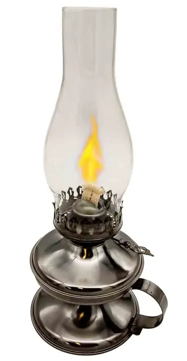 Klassische Petroleumlampe mit klarem Glaszylinder und stabilem Metallkörper. - Bild 1