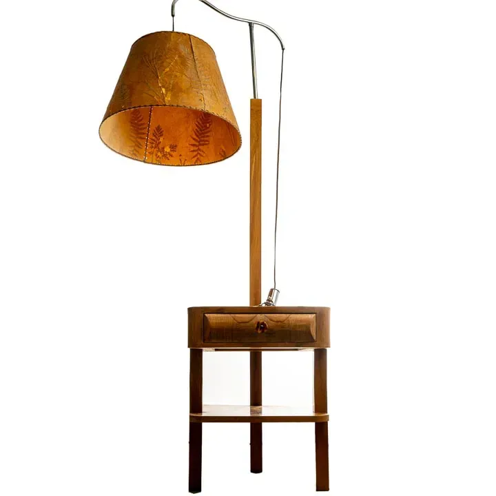 Beistelltisch mit Lampe Holz / Metall Marke Eigenbau ca. 175 cm - Bild 1