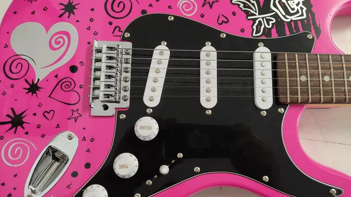 Play on Kinder E-Gitarre Pink Punk mit Tasche  - Bild 6