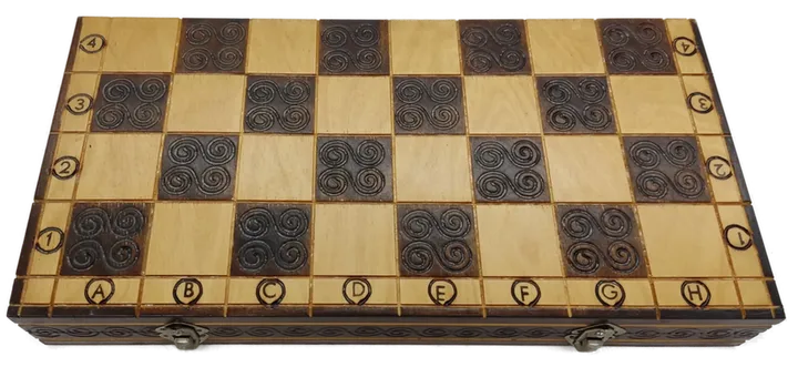 Schachbrett aus Holz handgemacht - Bild 5