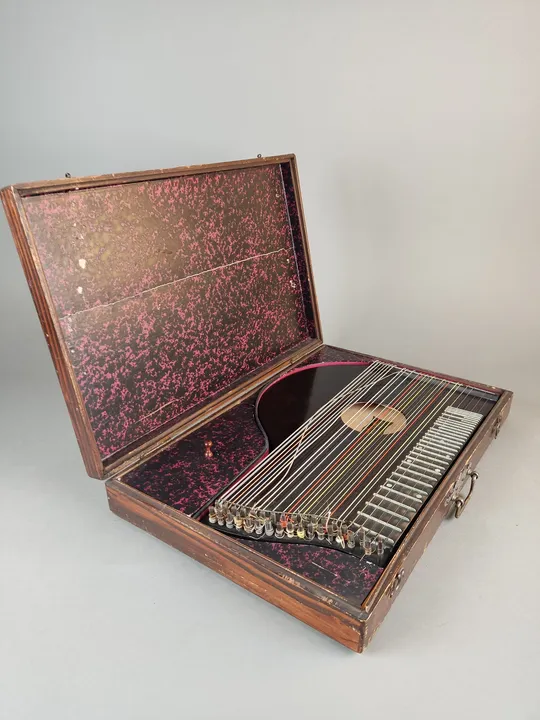 Zither von Anton Kiendl mit Koffer  - Bild 2