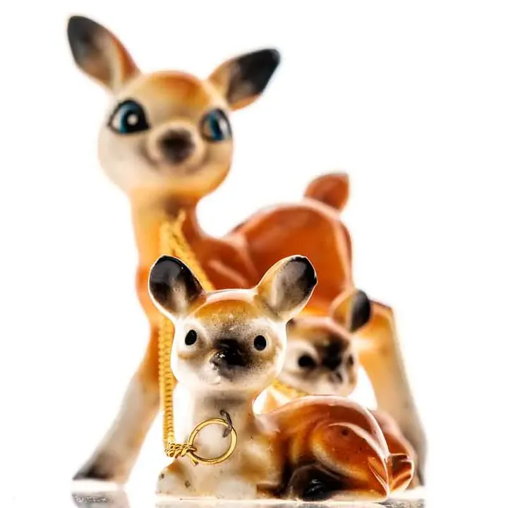 Keramik Reh Bambi mit zwei Kitze und Kettchen - Bild 2