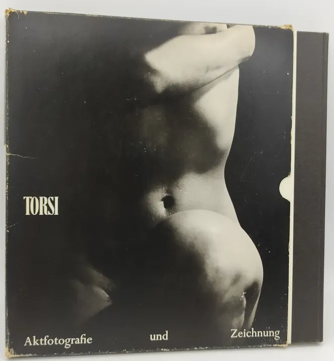 TORSI. Aktfotografie und Zeichnung - Helmut Lander, Henry Miller  - Bild 1