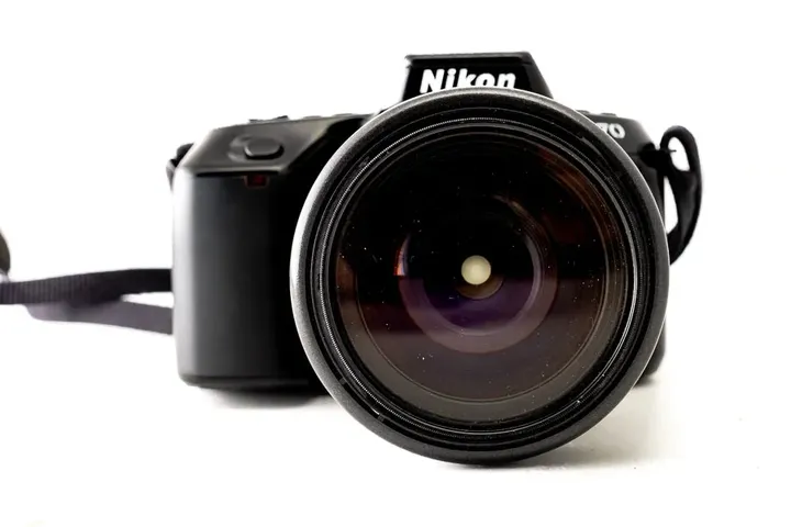 Nikon F70 Spiegeleflexkamera analog mit Tamron 28-200 mm - Bild 4