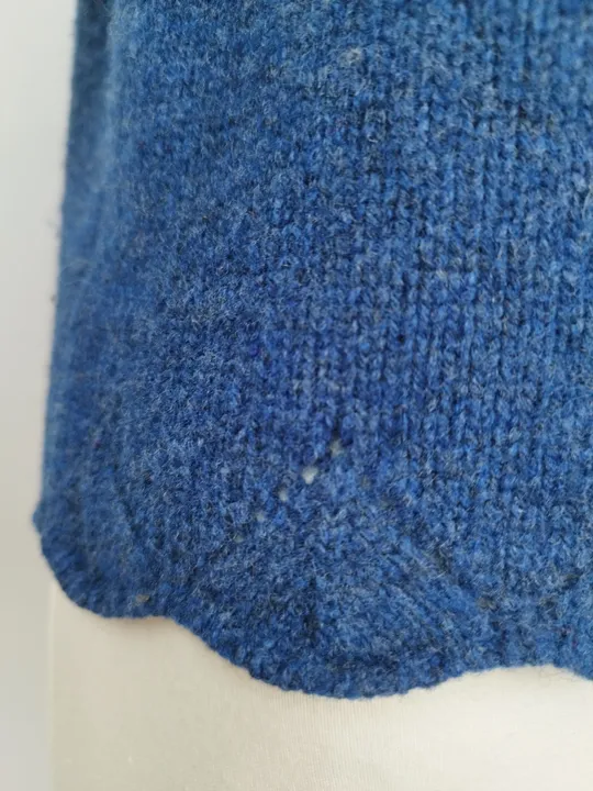 Laura Ashley - Strickjacke in blau aus reiner Wolle in Gr. M - Bild 4