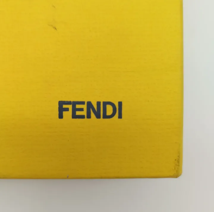 Fendi Geldtasche inkl. Täschchen mit Etikett - Bild 5