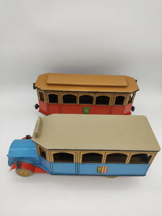 Vintage Holzbus und Straßenbahn per Hand gefertigt  - Bild 3