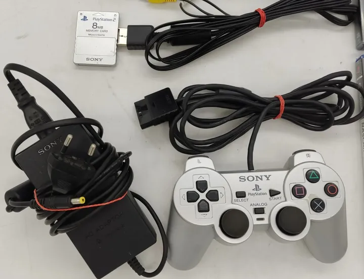 Sony PS2/Playstation 2 Slim mit 1 Controller , 8MB Speicherkarte, Netzkabel und Videokabel und 2 Spiele - Bild 3