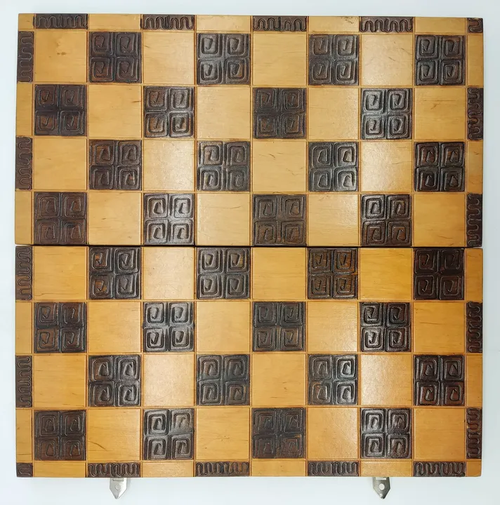 Klappbares Schachspiel aus Holz - Bild 2