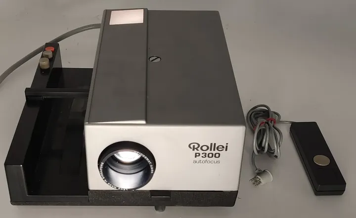 Rollei P300 Autofocus Diaprojektor mit Optik und Kabelfernbedienung - Bild 2