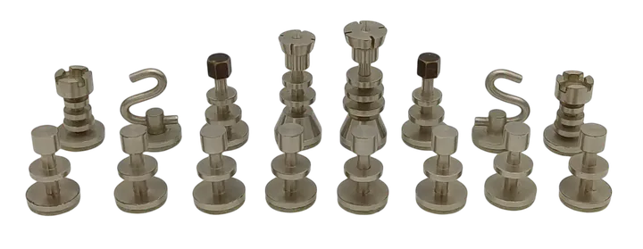 Schachfiguren aus Metall - 32 Stück - Bild 1
