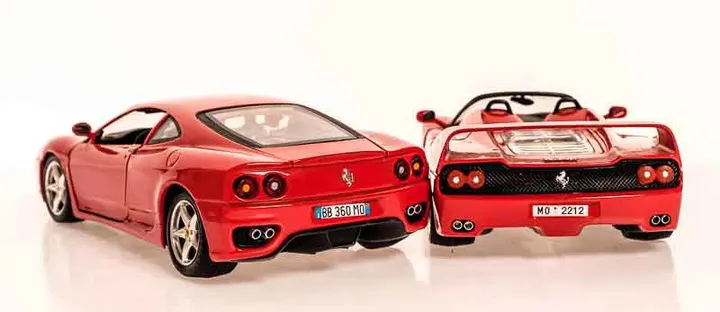 BBURAGO Ferrari Sammelmodelle 2 Stück 1:18 - Bild 2