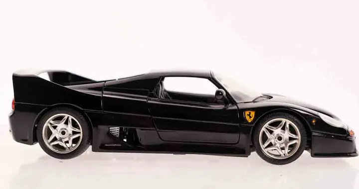  Burago Modellauto Ferrari F 50 Schwarz 1995 1/18 - Bild 2