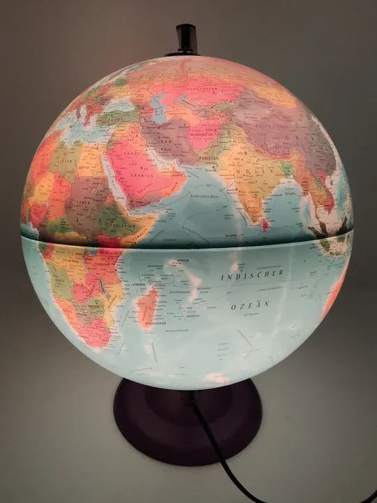 Globus aus Kunsstoff - Bild 5