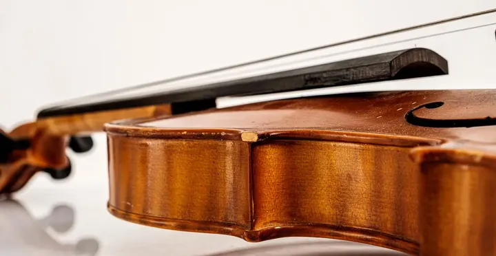 Geige im Koffer - Qualitätsinstrument mit leichten Schönheitsfehlern - Bild 10