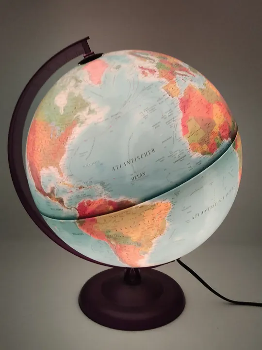 Globus aus Kunsstoff - Bild 4