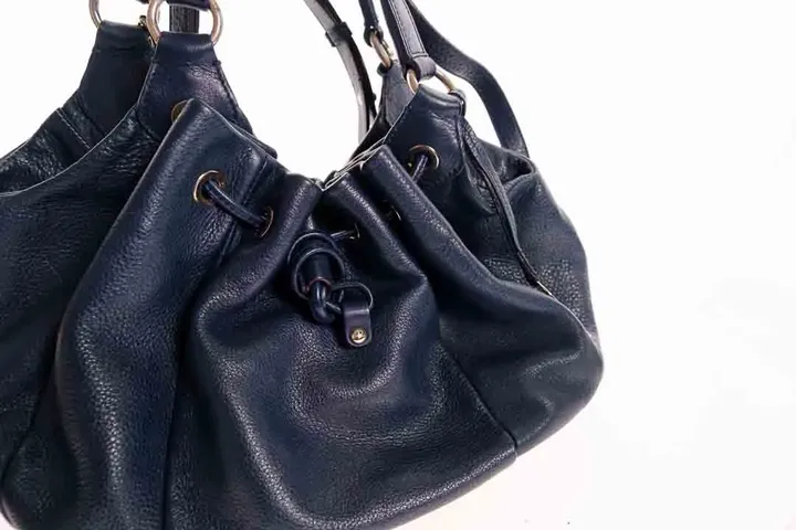 Furla Beutel / Ledertasche in blau mit Umhängeriemen - Bild 5