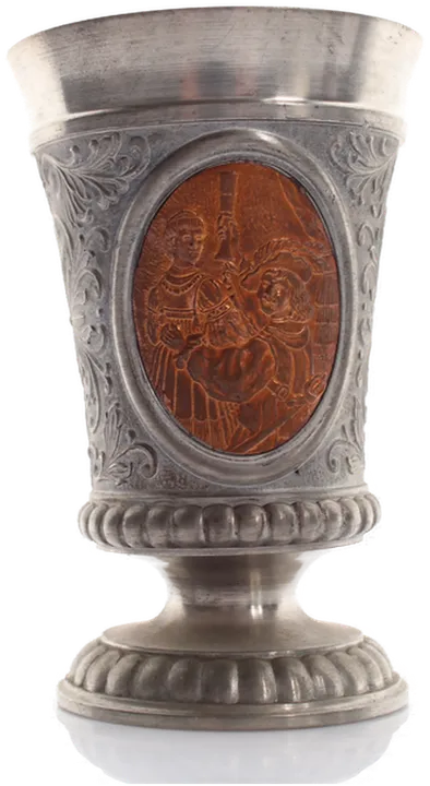 Historischer Zinnbecher mit Relief & Holzintarsie - Bild 1