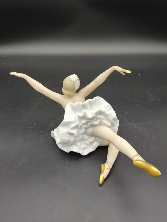 WALLENDORF Porzellanfigur - Ballerina aus Schwanensee - Bild 4