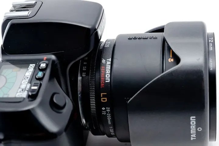 Nikon F70 Spiegeleflexkamera analog mit Tamron 28-200 mm - Bild 7