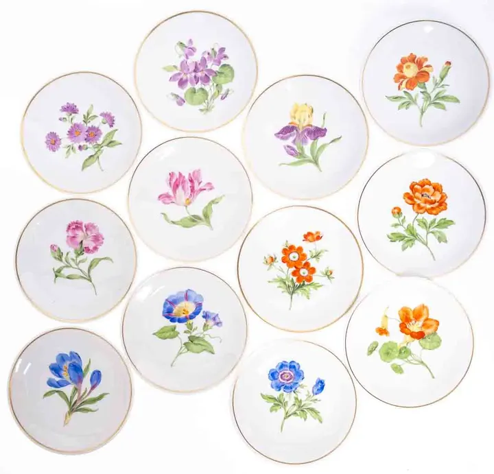 Meissen Wand-Sammelteller mit Blumen und Goldrand, 12 Stück - Bild 1