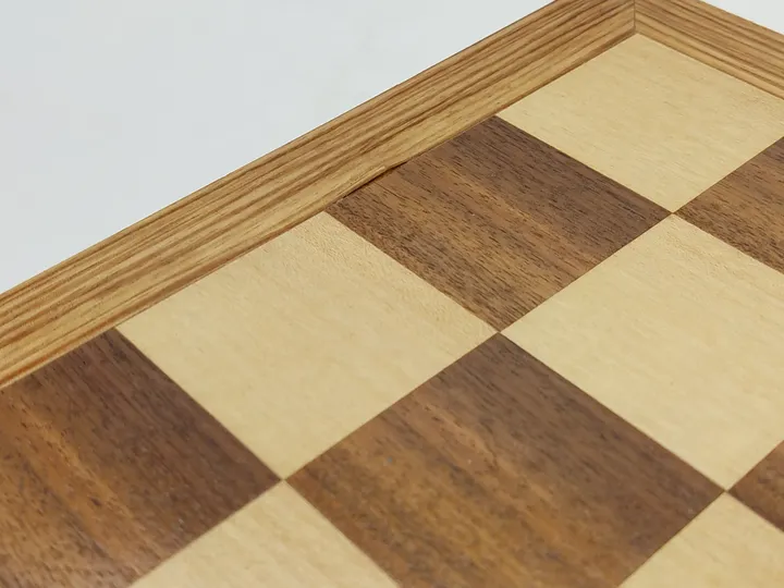Klappbares Schachspiel aus Holz - Bild 6