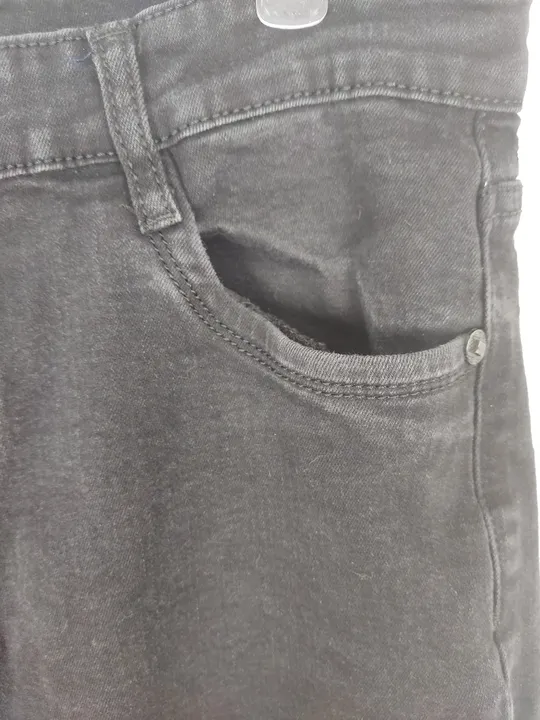 Jeans lang mit Stretch, schwarz mit Taschen, Größe 35 - Bild 2