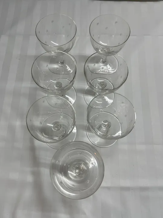 Set: 7 elegante Vintage-Weingläser - 11cm hoch, Ø 7cm - Bild 3