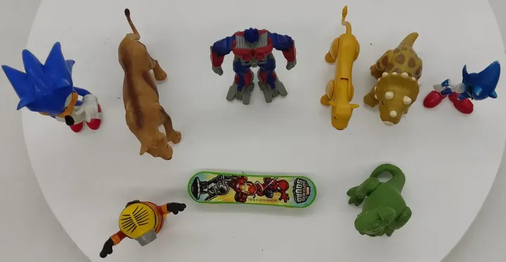 8 Spielzeugfiguren + Skateboard - Bild 2