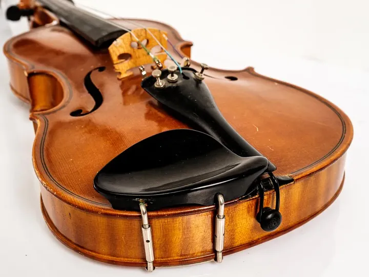 Geige im Koffer - Qualitätsinstrument mit leichten Schönheitsfehlern - Bild 9