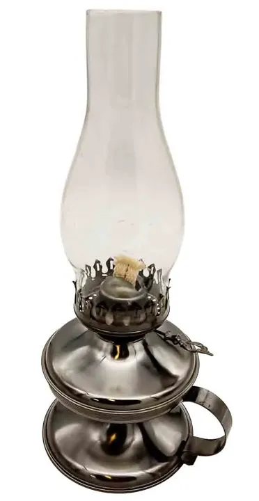 Klassische Petroleumlampe mit klarem Glaszylinder und stabilem Metallkörper. - Bild 2