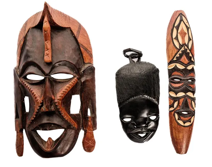 Afrikanische Holzmasken, geschnitzt - Bild 1