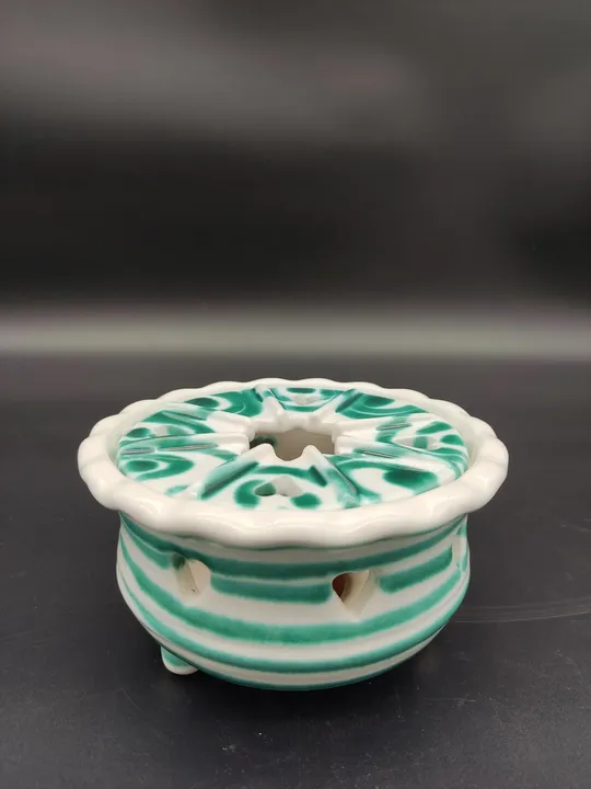 Gmundner Keramik Teelichthalter mit Herzmuster grüngeflammt - Bild 1