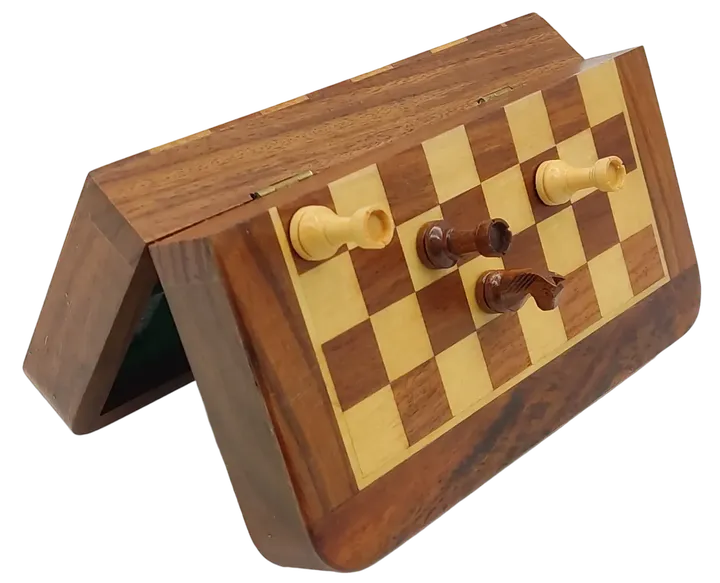 kompaktes magnetisches Reiseschachspiel aus Holz - Bild 1