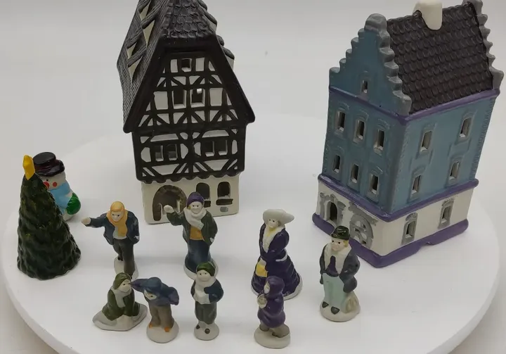 Sinowai Reg Keramik Miniatur Dorf 5 Gebäude mit 10 Figuren und 2 Laternen mit Batteriebox /Weihnachtsdorf - Bild 6