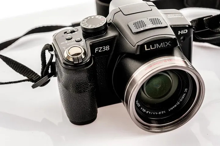 Panasonic Lumix DMC-FZ38 - 12 MegaPixel Digitalkamera - Bild 3