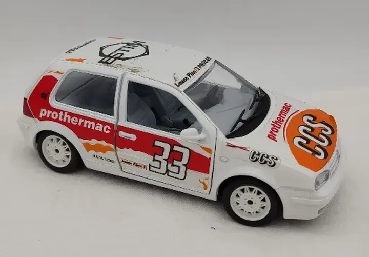 Burago Volkswagen Golf 1998  1:24 - Bild 2