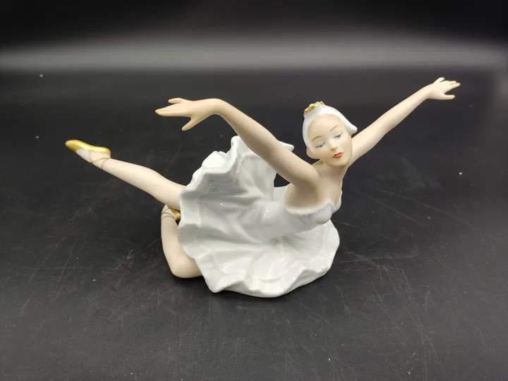 WALLENDORF Porzellanfigur - Ballerina aus Schwanensee - Bild 4