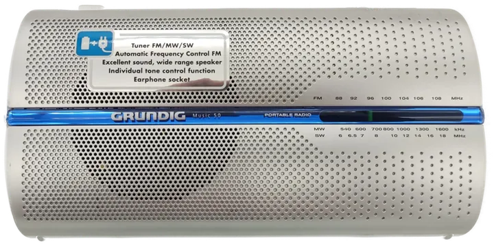 Grundig Musik 50 tragbares Radio mit Zubehör - Bild 1