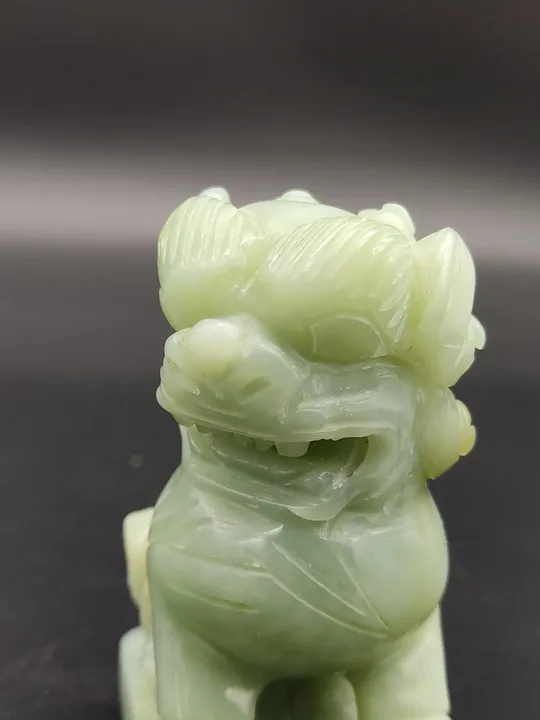 Chinesische Wächterlöwen-Figur aus Jade - Bild 5